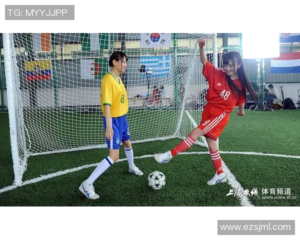 足球明星亲自穿上球衣的视频展现他们的热情与风采让我们一起感受足球魅力 足球明星亲自穿上球衣的视频展现他们的热情与风采让我们一起感受足球魅力