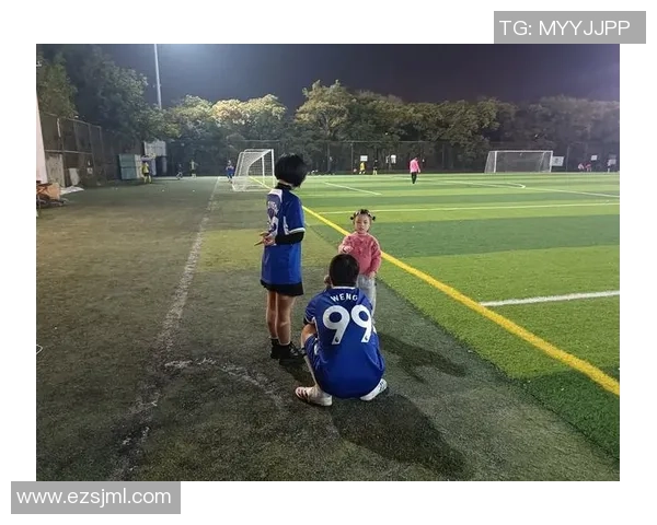 足球明星欢聚一堂打闹瞬间高清图片分享尽显友谊与快乐 足球明星欢聚一堂打闹瞬间高清图片分享尽显友谊与快乐